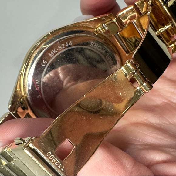 Michael Kors Blake Champagne Dial Unisex MK 3244 - Picture 5 of 7
